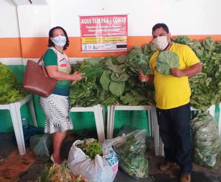 Camacã: Famílias carentes da Portelinha I e do Bairro Joana Angélica são beneficiadas com o Programa de Aquisição de Alimentos